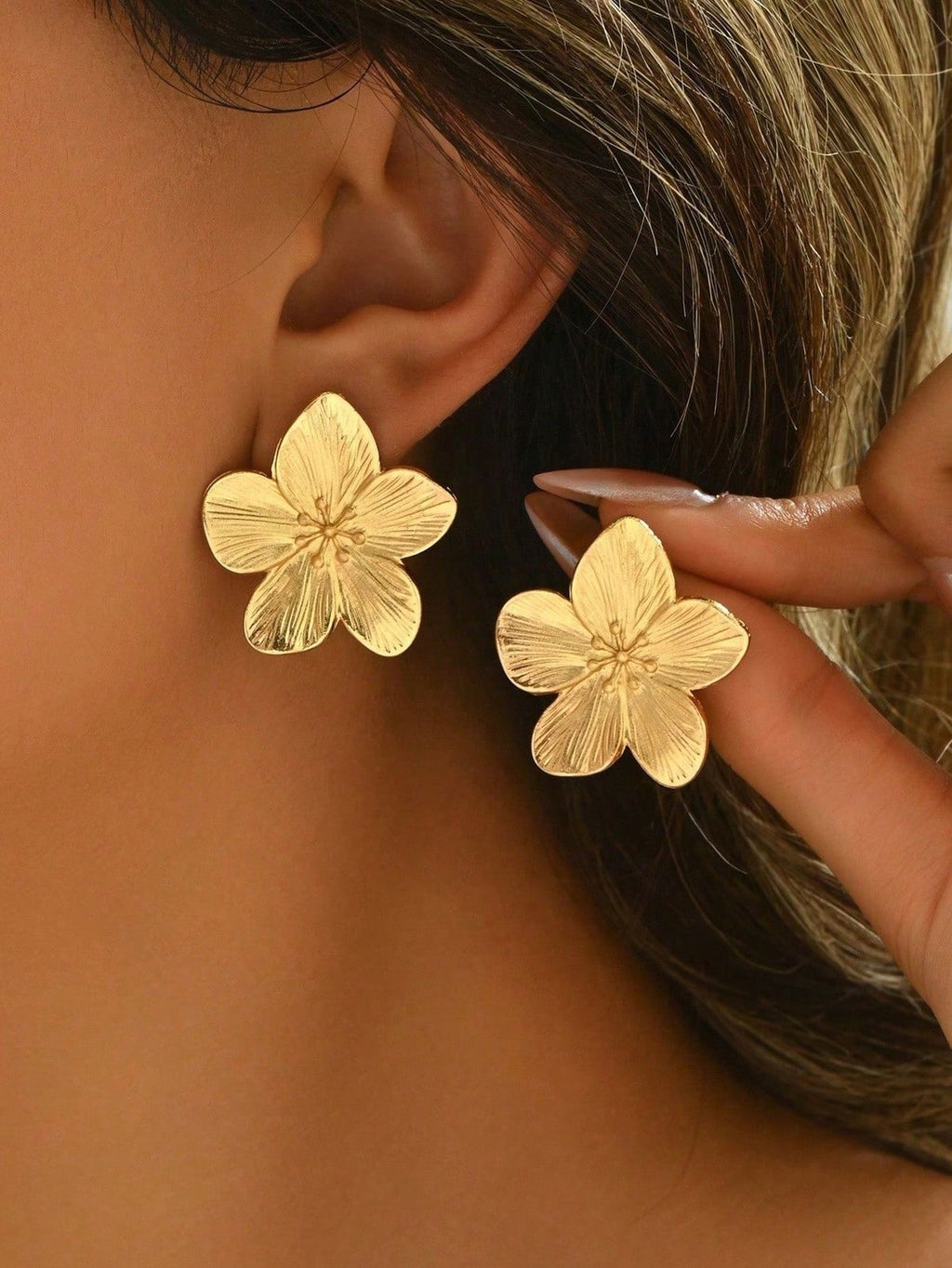 Golden Tiare Earrings