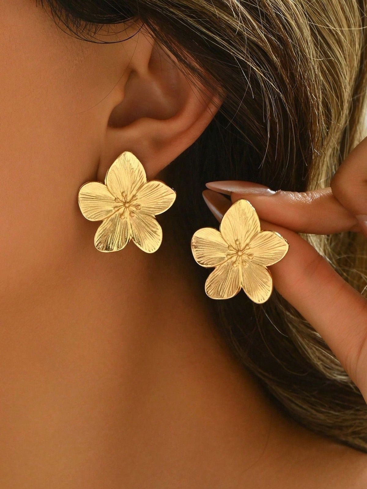 Golden Tiare Earrings